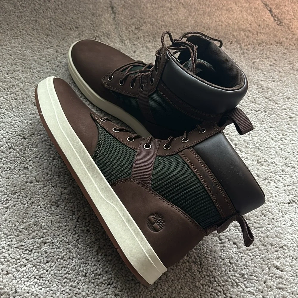 Timberland Men's Davis Square Chukka Boot dark brown size 9.5